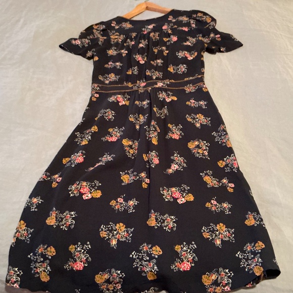 Sessun Jimama Dress, black with floral pattern. - Picture 2 of 12